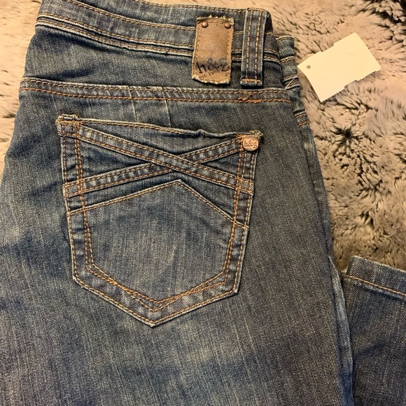 NWT H&G Women’s fitted Jeans - Super Cute! - Picture 3 of 6